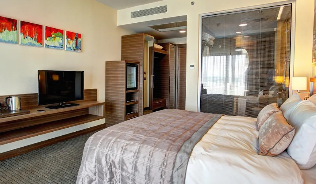 Gorrion Hotel Istanbul 5*,